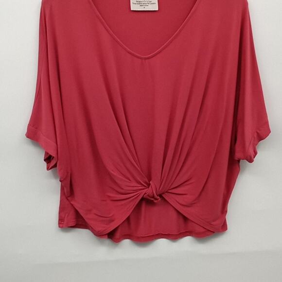 Built By Dreamers Women's Pink Short Sleeve Twist Tie Front Tee Size Small - Picture 2 of 13